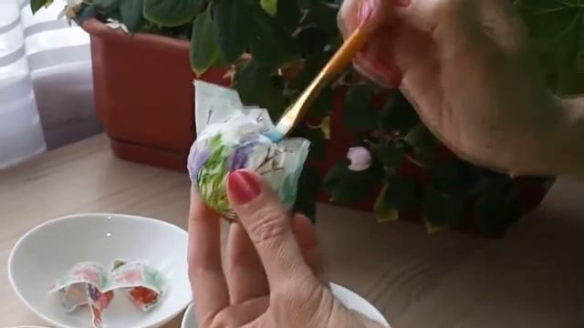 ПИСАНКА В ТЕХНИКЕ ДЕКУПАЖ С ИСПОЛЬЗОВАНИЕМ ЯИЧНОГО БЕЛКА | Пасха, писанки. смотреть онлайн