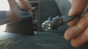 Замена ламп заднего хода на Volvo V70