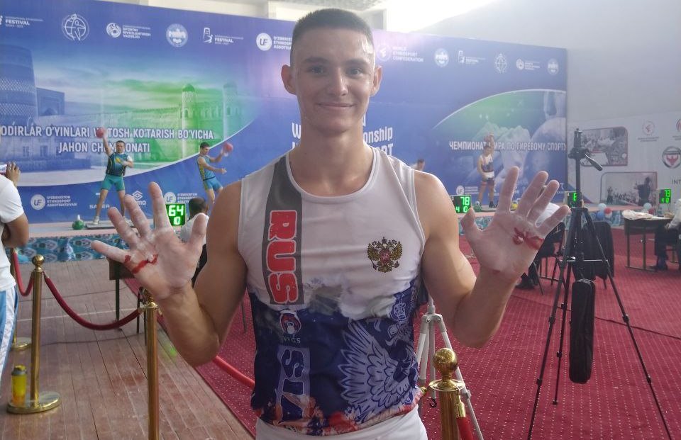 Сюжет ГТРК: Спортсмен из ХГУ Фёдор Жибинов стал чемпионом мира по гиревому спорту
