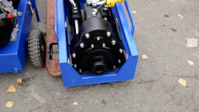 Установка для прокола грунта "Игла 20ТВ" с гидровращателем.