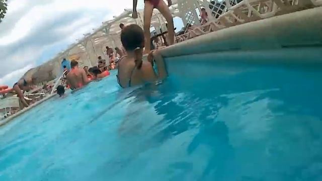 Пошли в САМЫЙ ЛУЧШИЙ аквапарк в КРЫМУ!!!!!!!!!