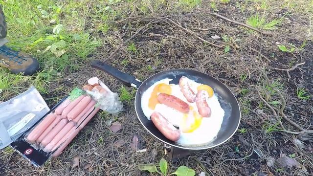 Тестируем складную печку щепочницу в походе и разводим огонь подручными средствами. смотреть онлайн