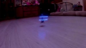 Летающая тарелка на пульту!