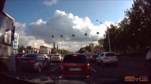 Разборки на дороге: В Уфе водитель взял на таран маршрутку