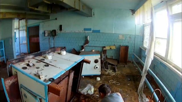 Сталк заброшенная столовая + спортзал. Часть 1 . Накрылась камера.
