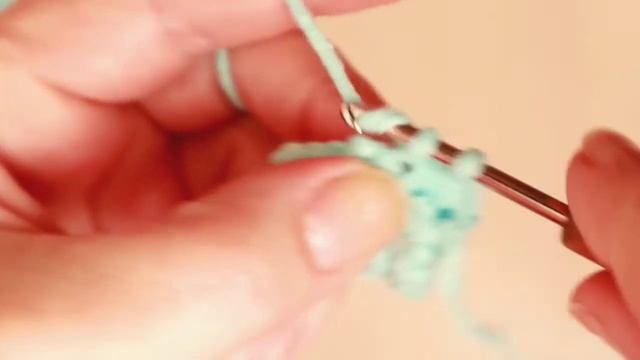 ►Вяжем ручки с пальчиками для куклы