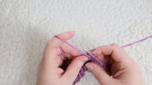 Шапка женская спицами. Подробный мастер класс