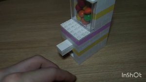 Диспенсер конфет M&Ms и Skittles из Лего