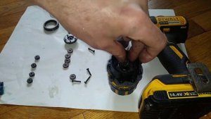 Шуруповёрт Dewalt DCD 732 D2. Замена патрона. Сборка редуктора