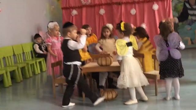 Мишка и пчёлки ) смотреть онлайн