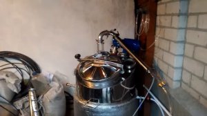 дистилляция бражки из варенья в пвк ч1.