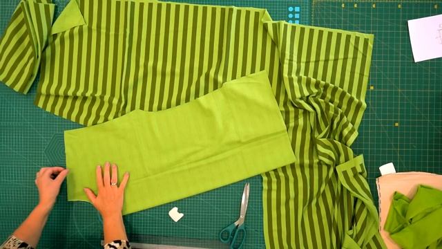 Яркая толстовка-туника с оригинальной горловиной без талиевых вытачек. Очень простая выкройка смотреть онлайн