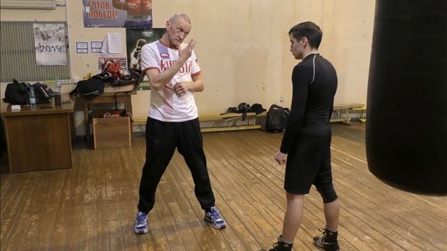 Бокс: что делать против прессингующего противника? (English subs) смотреть онлайн