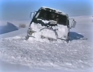 Mitsubishi Delica L300 - ЗИМА (driving on snow)