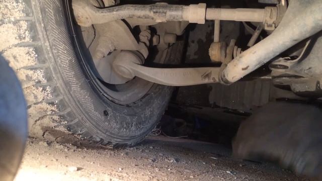 BMW e60 Swing support check1 (Проверка тяг стабилизатора БМВ е60) смотреть онлайн