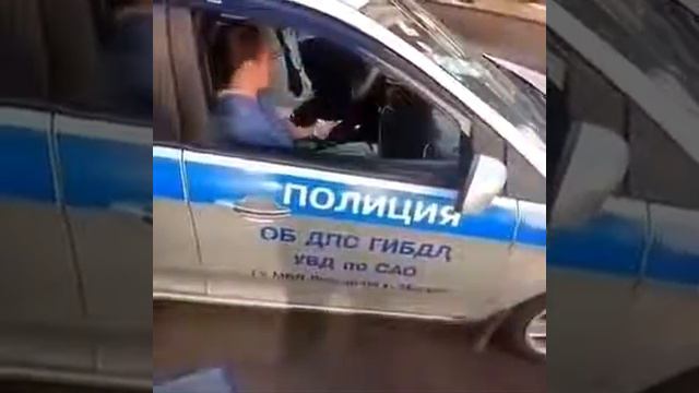 Бурная реакция девушки, чей автомобиль забрал эвакуатор смотреть онлайн