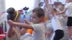 Выход осенний утренник.ГБДОУ №11"Ромашка" г.Красный Луч  2017 год