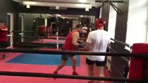 Бокс, работа на ногах. Передвижение по рингу.