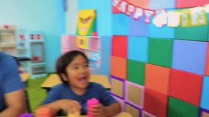 Back To School Test Day 1hr Pretend Play with Ryan's World!!!