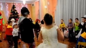 шишки ёлки зеленые иголки