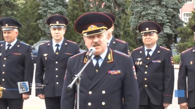 В Курске прошел мини-парад новых полицейских автомобилей смотреть онлайн