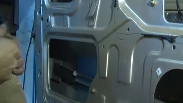 Как снять дверную карту Geely, виброизоляция, установка центральных замков, сигнализация. смотреть онлайн