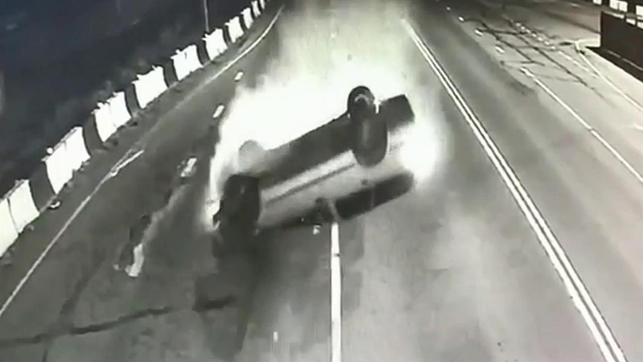 В Бурятии пьяный водитель проехал на крыше машины