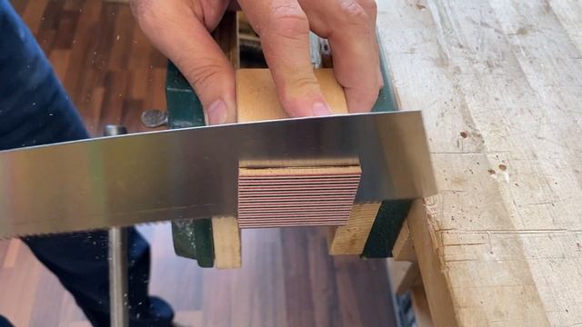 How to make a square strip for your guitar's rosette. смотреть онлайн