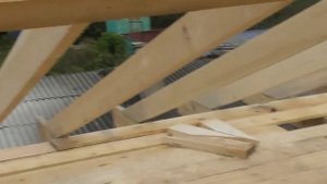 Четырех скатная вальмовая крыша Установка страпил