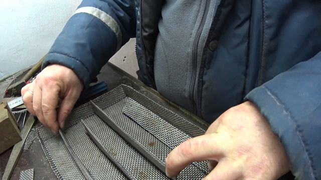 Дымогенератор для холодного копчения.Лабиринтного типа своими руками.