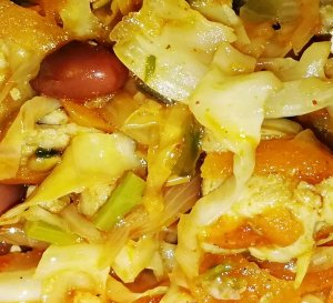 Тушёная капуста с мясом.