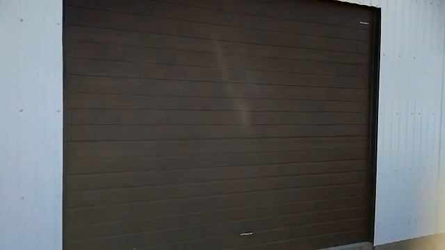 Секционые ворота Doorhan umdom123.ru