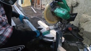 Режем профиль Кнауф 27х60 торцовкой с диском по металлу