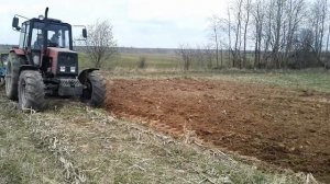 Пахота трактором мтз 1221