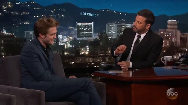 Роберт Паттинсон рассказывает, как он издевался над учителем [На Русском] смотреть онлайн