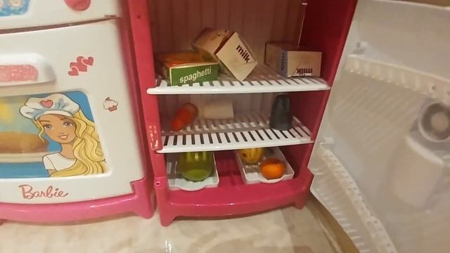 МИКРОВОЛНОВКА БАРБИ.Новая детская кухня.Видео для детей.Игра для детей. смотреть онлайн