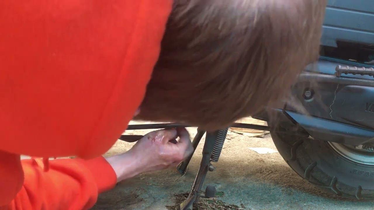 Замена моторного масла Yamaha BWS SA44J смотреть онлайн