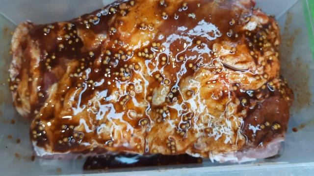 Свиные ребрышки на гриле. Любимое блюдо на природе. [Pork ribs]
