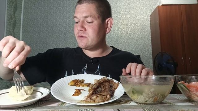 ЖАРЕНАЯ КАРТОШКА С БЕКОНОМ , ПЕЛЬМЕНИ , САЛАТ И СУП | Mukbang/Обжор | Potatoes Bacon Dumplings Sala смотреть онлайн