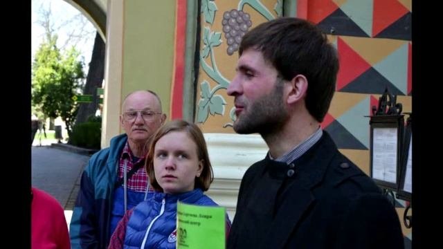 Варфоломеева Ксения представляет песню 