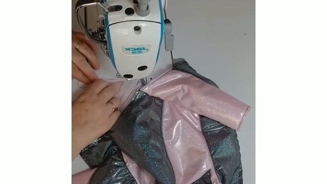 ПРОДОЛЖЕНИЕ. Как сшить комбинезон для небольшой собаки + выкройка https://taplink.cc/odegdaayra смотреть онлайн