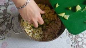 Окрошка на курином бульоне-это ну,очень вкусно!!!