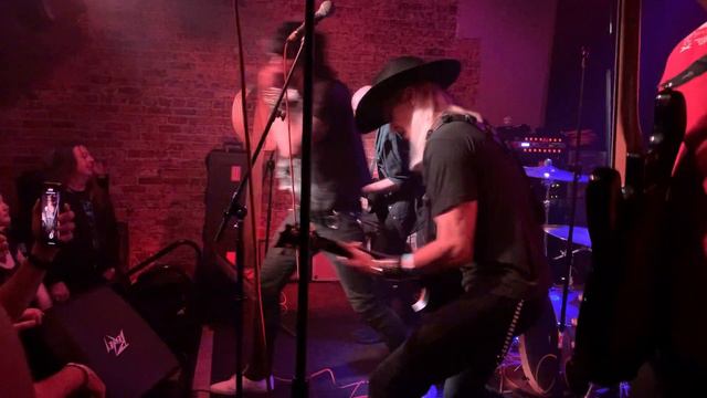 Dead Boys - Ain't Nothin' To Do @ Lyric room Green Bay, WI 10.13.2022 смотреть онлайн