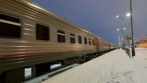 Тепловоз ТЭП70У-021 с пассажирским поездом №345Е Нижневартовск — Адлер