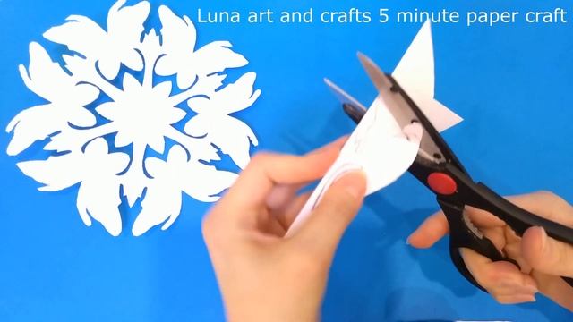 Снежинки из бумаги : как сделать поделки на Новый год бумаги своими руками | новогодние поделки 202 смотреть онлайн