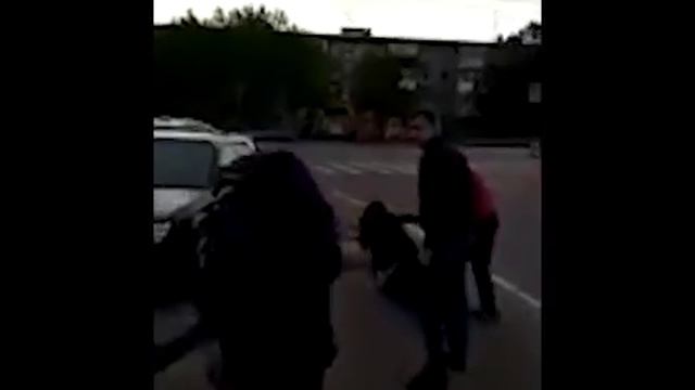 Уложил троих