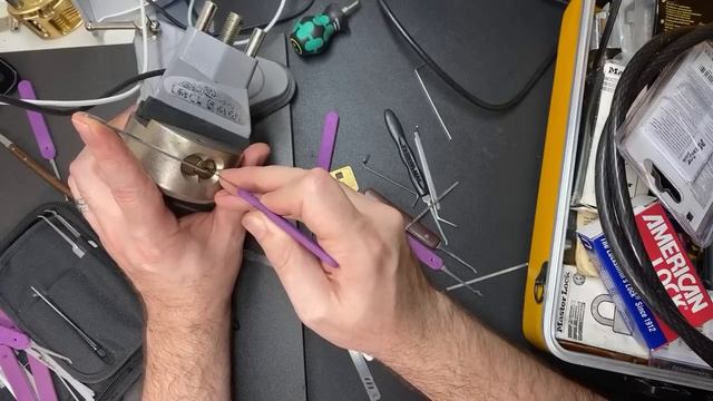 Master Lock Mayhem Redux смотреть онлайн