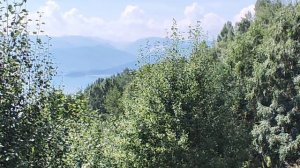 Вид на Байкал с остановочного пункта Земляничный
