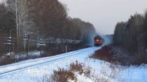 2ТЭ116-1638/2ТЭ116К-1124 с грузовым поездом и приветливой бригадой