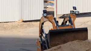 Работаю на мини-погрузчике